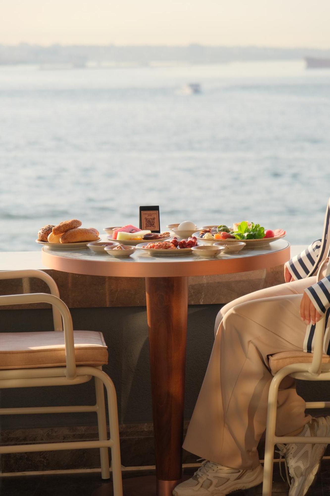 Dream Inn Karakoey Bosphorus Истанбул Екстериор снимка